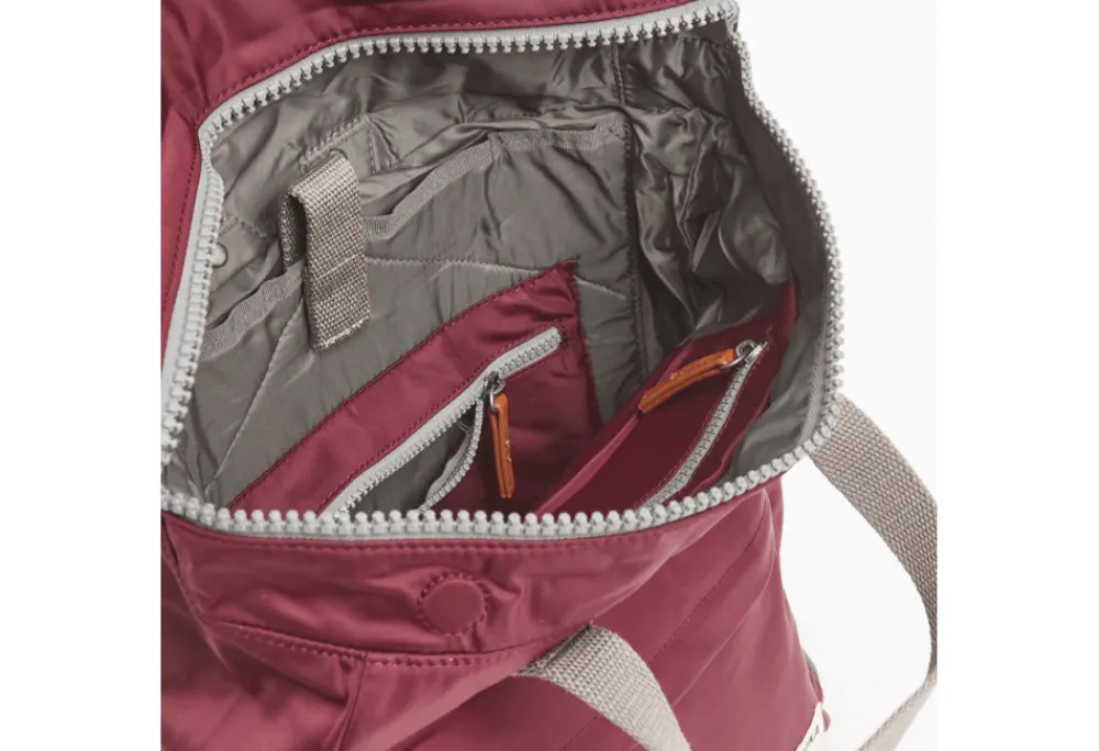 Roka Canfield B Small Sustainable Backpack< Backpacks