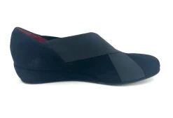 Amalfi by Rangoni Iuma Slip On<Women Narrow